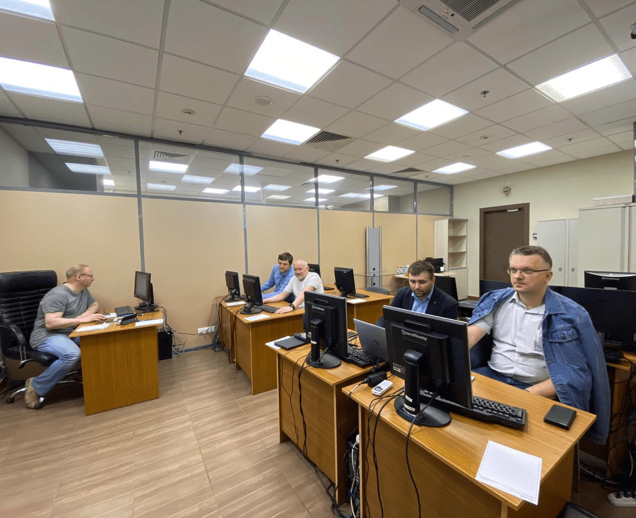 Картинка: Мосблгаз повышает квалификацию по эксплуатации EMM SafePhone 4
